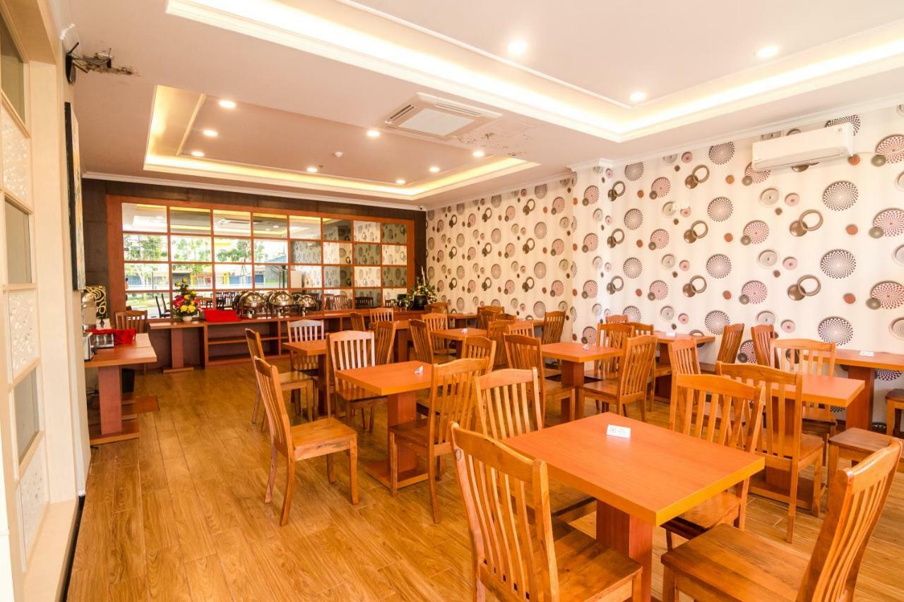 Blitz Hotel Batam Centre Exterior photo